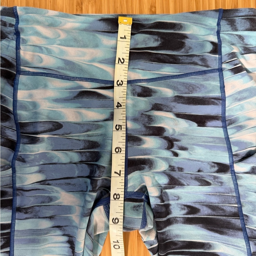 Lululemon Speed Up Crop 21" Size 4 Tidal Multi Blue Luxtreme - Picture 9 of 9